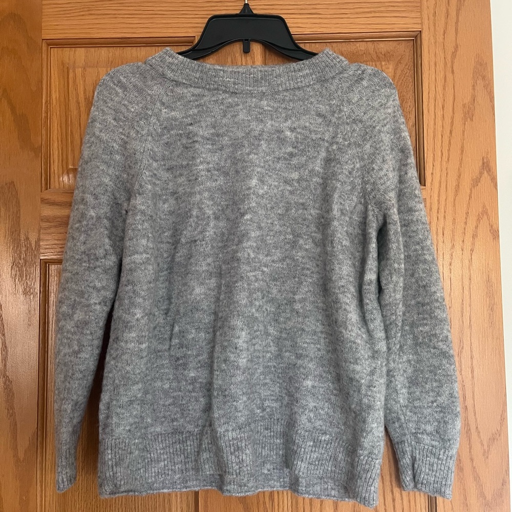 H&M Women's Gray Crew Neck Sweater